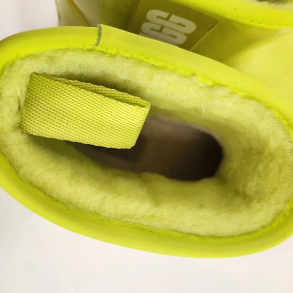 UGG Classic Clear Mini Boots Womens Size 6 Lime Green With Shoe Box - Picture 10 of 10